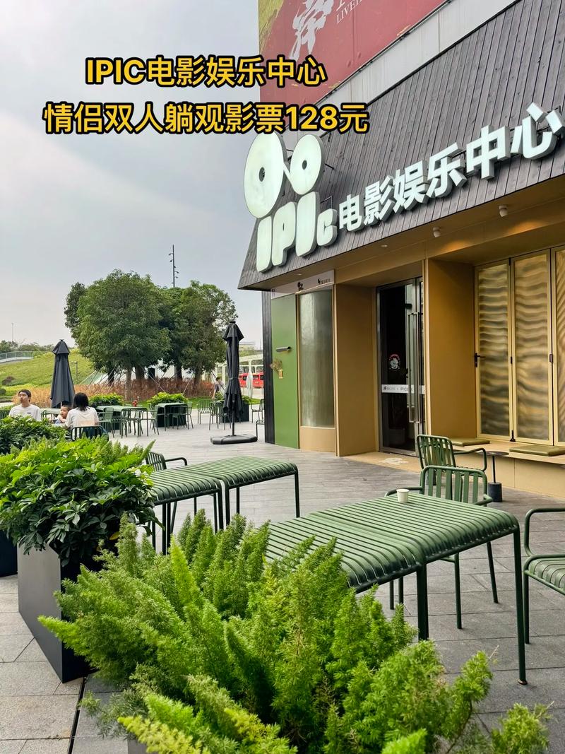 影院放映机选购指南：从亮度参数到维护成本，3个长尾关键词帮你避坑