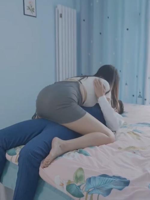 激情小说邻居的相关介绍