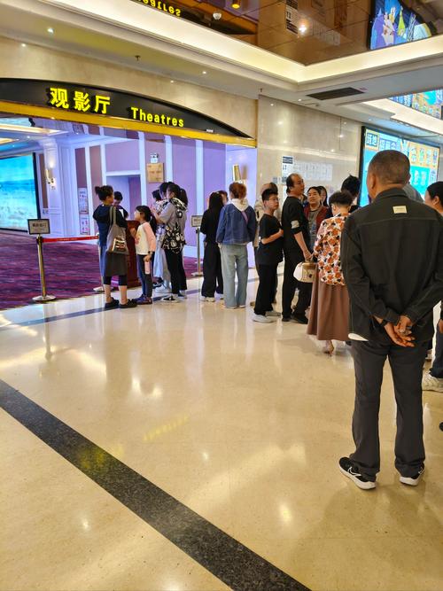 家庭私人影院沉浸式体验指南：从装修布线到4K投影仪选购的终极攻略