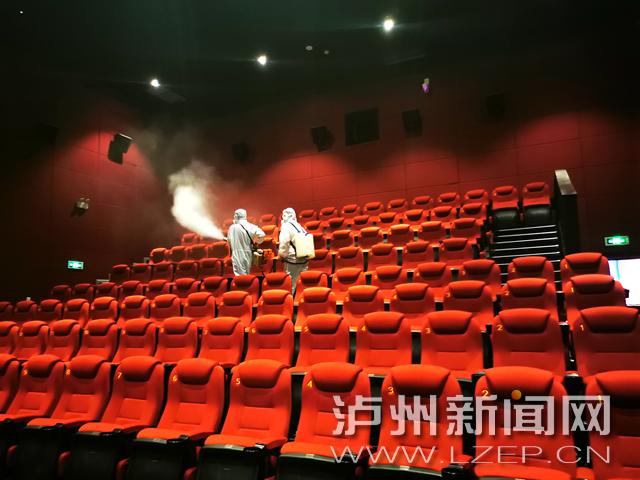 一边亲一边摸下边的相关介绍