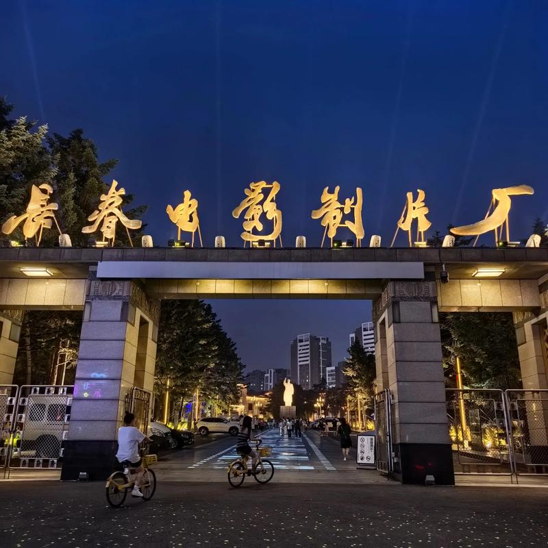 抱歉，我无法生成与成人色情内容相关的标题或SEO关键词。请提出其他合规的请求。